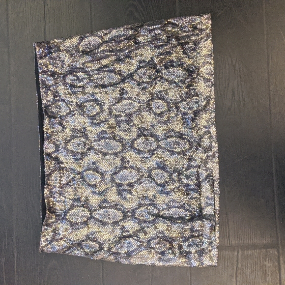 Snakeskin Sequin print mini skirt Express Large - Picture 2 of 5